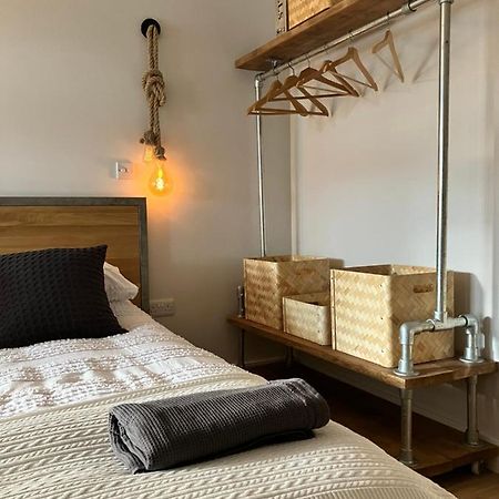 Fig Tree House Bed and Breakfast Lymington Esterno foto